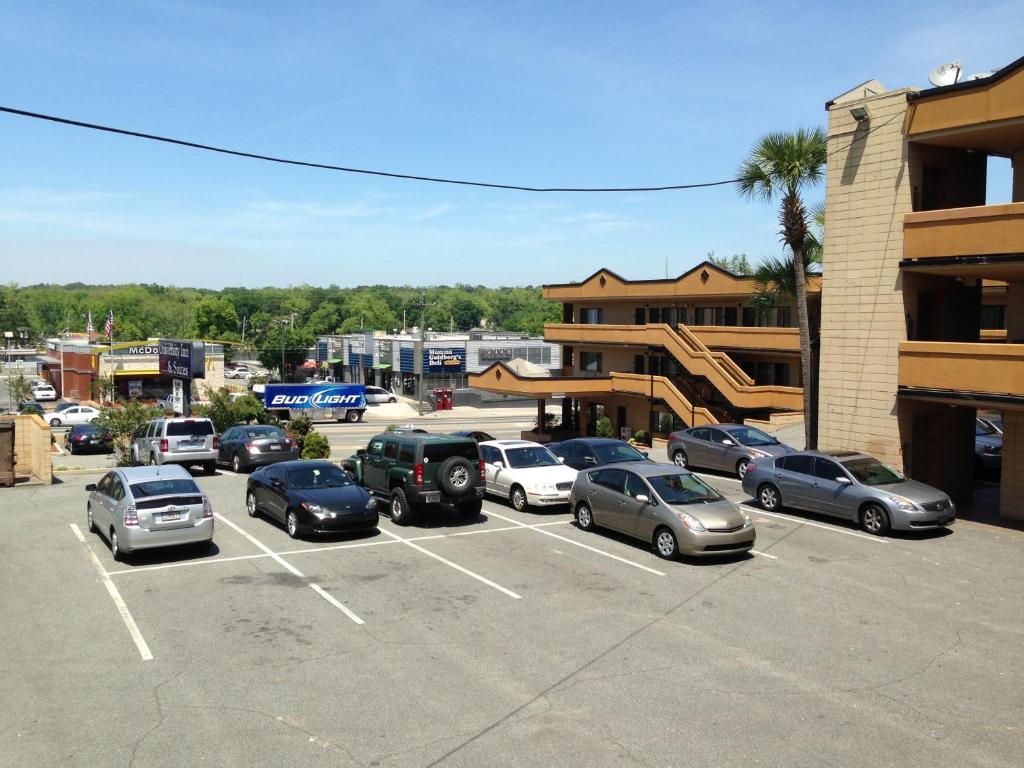 University Inn And Suites Tallahassee Exterior photo